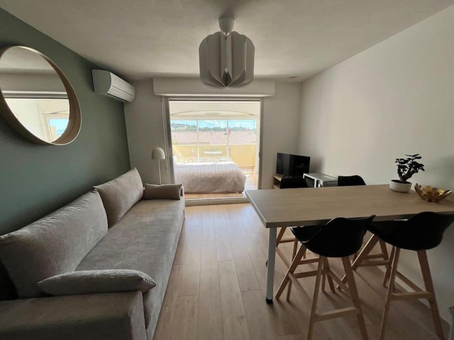 Studio Vue Mer Avec Piscine Et Terrain De Tennis Sausset-les-Pins Dış mekan fotoğraf